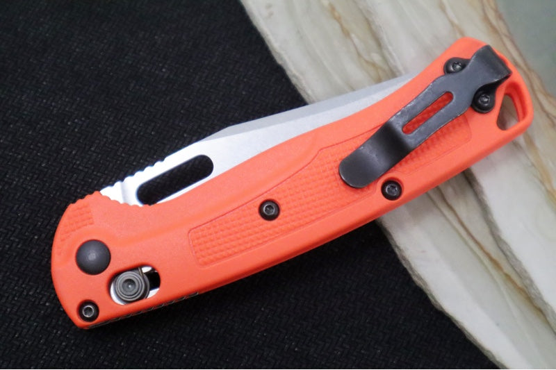 Benchmade 15533 Mini Taggedout Manual Folder - CPM-154 Steel / Clip Point Blade / Orange Grivory Handle