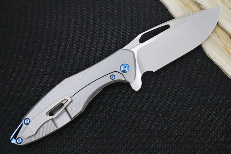 Koenig Arius - Standard with Patterned Handle / Burnished 20CV Blade w/ Polished Flats / Blue Hardware (Gen 4) - Northwest Knives