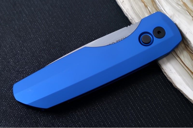 Pro Tech Vero Synapse Auto - Blue Anodized Aluminum Handle / Black DLC Finish / CPM-MagnaMax Steel / DLC Machined Titanium Clip VERO2101-BlueMM