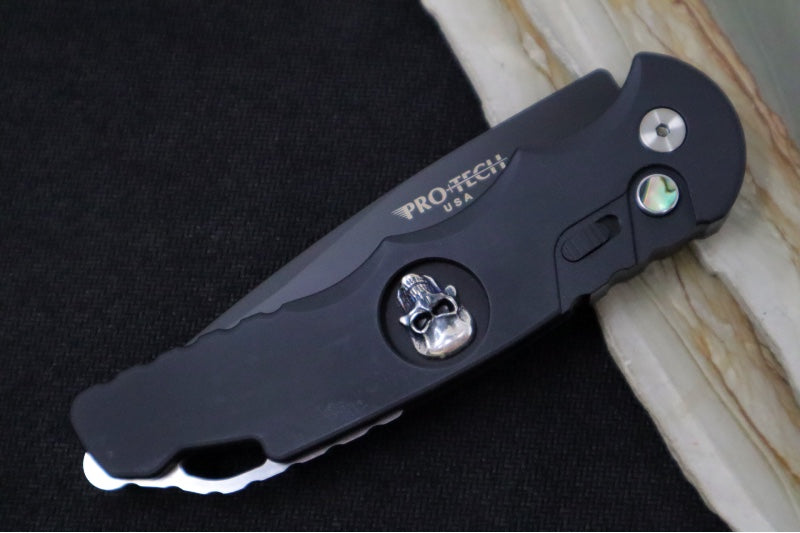 Pro Tech Tactical Response 4 Auto Skull Ltd Edition - Black Aluminum Handle & Sterling Silver Skull / Black DLC Finish / Abalone Push Button / 154CM Blade TR-4.70