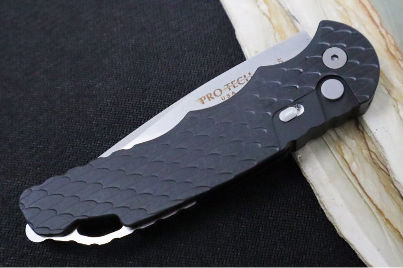 Pro Tech Tactical Response 4 Auto - Black Feather Textured Handle / CPM-Magnacut Steel / Stonewash Finish T4105-F