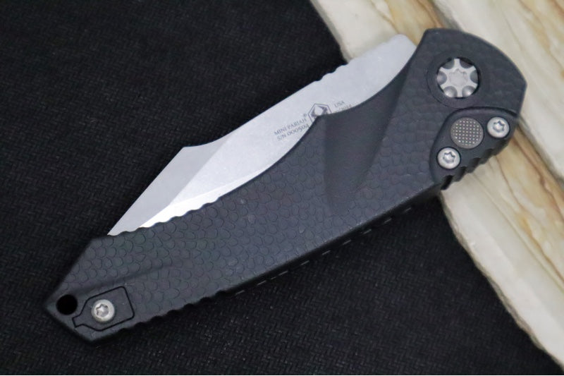 Heretic Knives Mini Pariah Auto - Stonewashed Finished Single Edge Blade / CPM-Magnacut Steel / Black Gator Grip Polymer Handle H054-2A