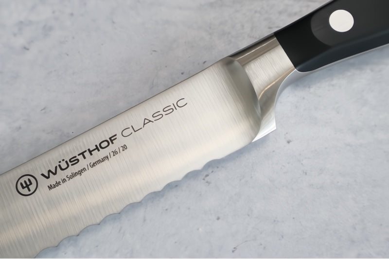 Wusthof Classic - 8" Bread Knife - Fully forged German stainless steel (X50 CrMoV 15) - Made in Solingen, Germany