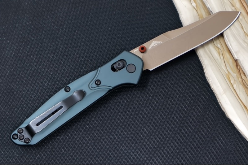 Benchmade 940FE-2601 Osborne - CPM-S90V Steel / Reverse Tanto Blade / FDE PVD Battlewash Finish / Tagia Green Anodized Aluminum Handle - Northwest Knives