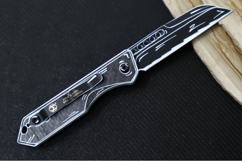 Heretic Knives Jinn Auto - Glow Carbon Fiber Handle / Black & White Cel Shading Blade / Sheepsfoot Blade / CPM-Magnacut Steel H113-CS-BW-CF