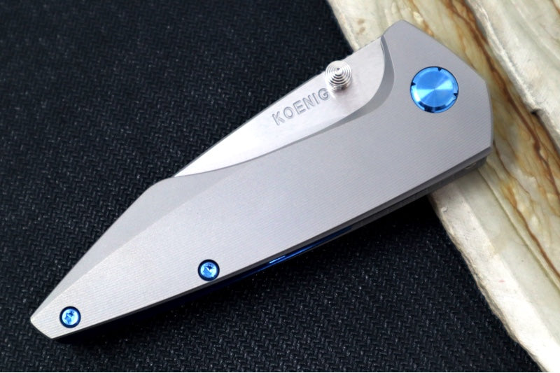 Koenig Mini Goblin with Stud - Pinstripe Patterned Handle - Burnished Blade with Polished Flats - Blue Anodized Spacer & Hardware MG11111221 - Blasted Clip MG21111221