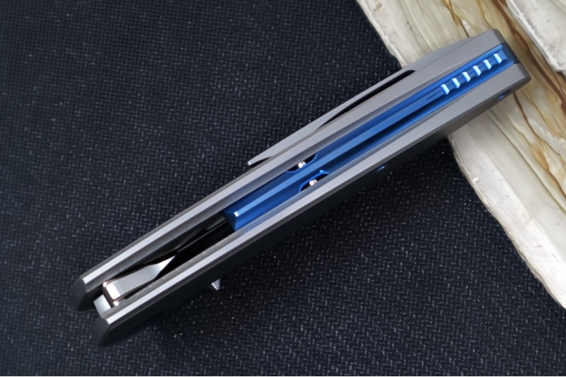 Koenig Mini Goblin with Stud - Pinstripe Patterned Handle - Burnished Blade with Polished Flats - Blue Anodized Spacer & Hardware MG11111221 - Blasted Clip MG21111221