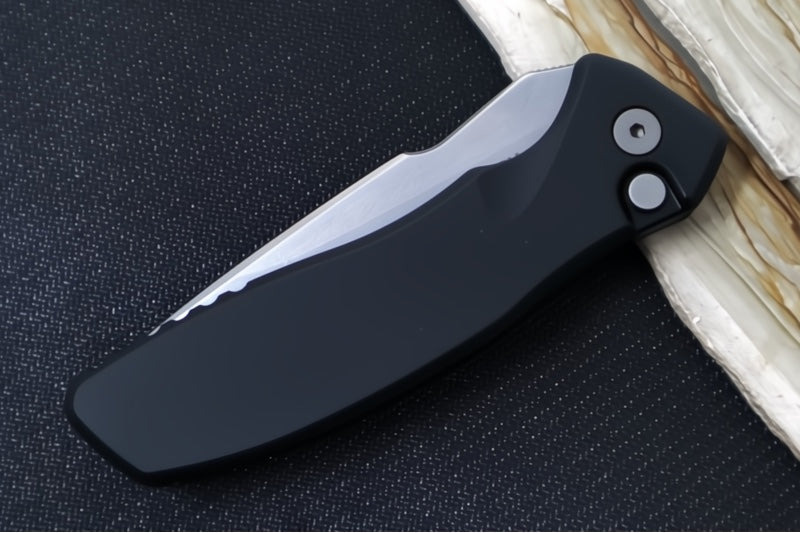 Pro Tech Pallas Auto - Black Anodized Aluminum Handle / CPM-Magnacut Steel / Stonewash Finish SB1101