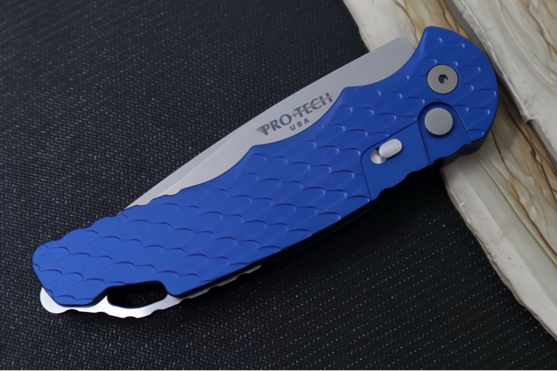 Pro Tech Tactical Response 4 Auto - Blue Feather Textured Handle / CPM-MagnaMax Steel / Stonewash Finish T4105-F-MM-BLUE