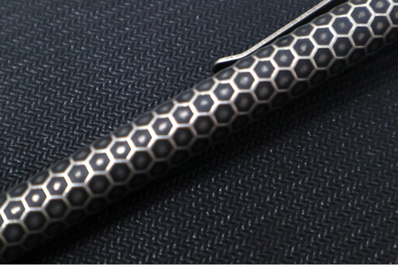 Nottingham Tactical TiButton Single Lock Pen - Right Hand - Parker - Honey Badger Blackened Tumbled