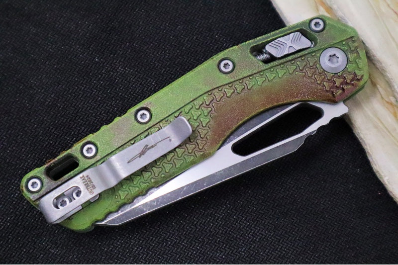 Microtech MSI Outbreak Manual Folder - Reverse Tanto / Blackwashed Finished Blade / Green Polymer w/ Trim-Grip Handle & Red Blood Splatter