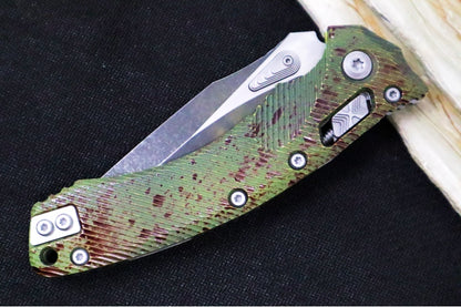 Microtech Amphibian Outbreak Folder RAM-Lok - Drop Point / Darkwash Outbreak Finish / Outbreak Green Aluminum Handle with Red Blood Splatter 137RL-1FLOBS