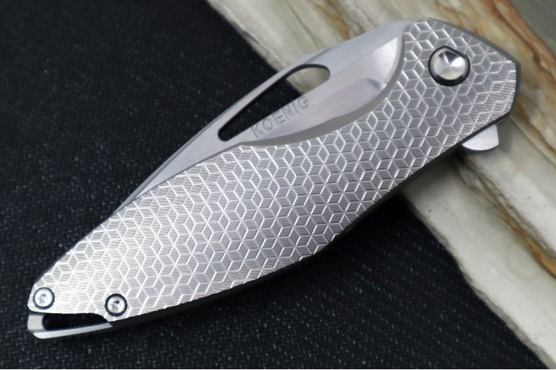 Koenig Mini Arius - Burnished Two-Toned Q Patterned Handle - Hand Rubbed Satin Blade - Silver Spacer & Hardware MA113911111Q - Northwest Knives