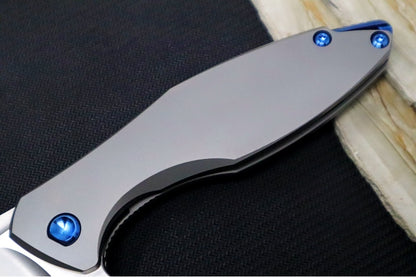 Koenig Arius - Standard with Pinstripe Patterned Handle - Stonewashed Blade with Polished Flats - Blue Spacer (Gen 4)