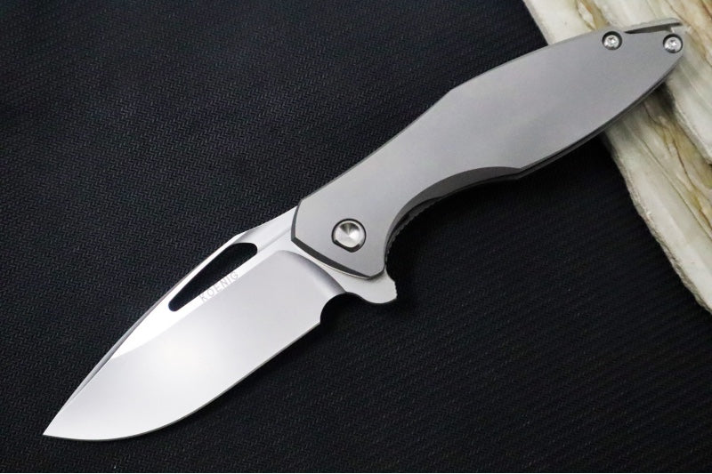 Koenig Arius - Standard with Pinstriped Patterned Handle - Stonewashed Blade with Polished Flats - Silver Spacer (Gen 4) - Northwest Knives