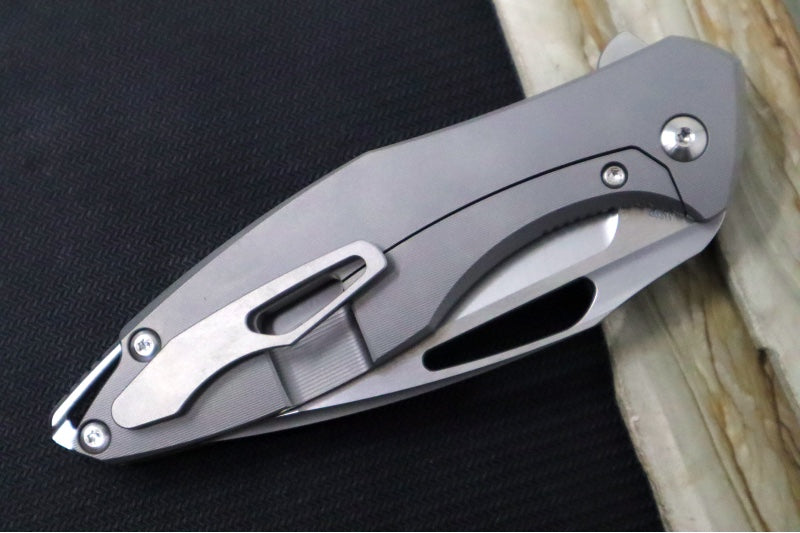 Koenig Arius - Standard with Pinstriped Patterned Handle - Stonewashed Blade with Polished Flats - Silver Spacer (Gen 4)