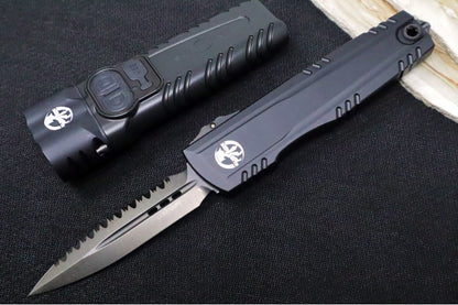 Microtech Surefire Collab Luminary OTF - Dagger Blade with Full Serrates / DLC Finish / Black Anodized Aluminum Handle 1270-3DLCTSET