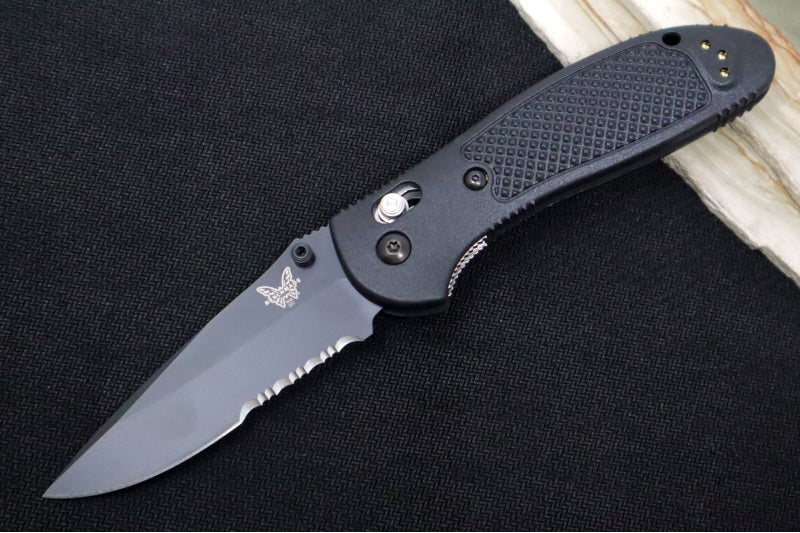 Benchmade 551SBK-S30V Griptilian - Black Finished Blade / CPM-S30V Steel / Black Grivory Handle