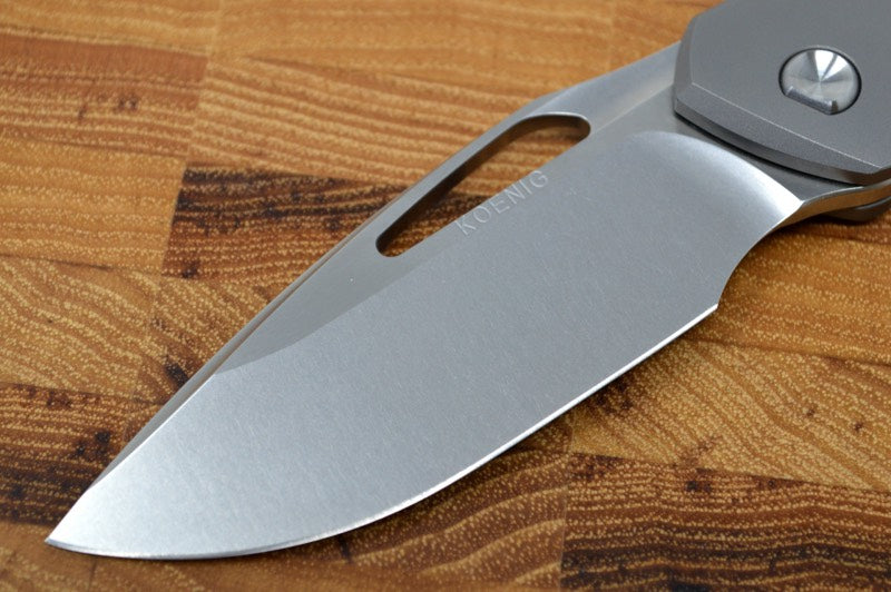 Koenig Arius Flipper Delete- Brightwashed Blade w/ Satin Flats - Titanium Handle (Gen 4) AR1002FDSPRINT
