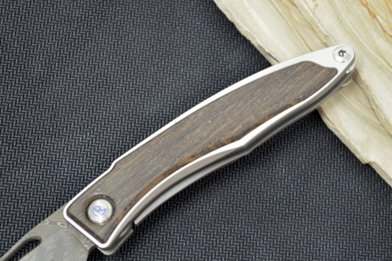 Chris Reeve Mnandi Gentleman's Knife - Bog Oak Inlay - Boomerang Damascus (A3)