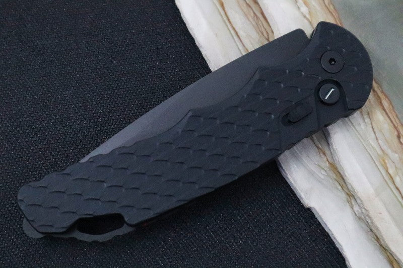 Pro Tech Tactical Response 4 Operator Auto - Black Feather Textured Handle / Black D2 Blade / Tritium Button TR-4.F3OPERATOR
