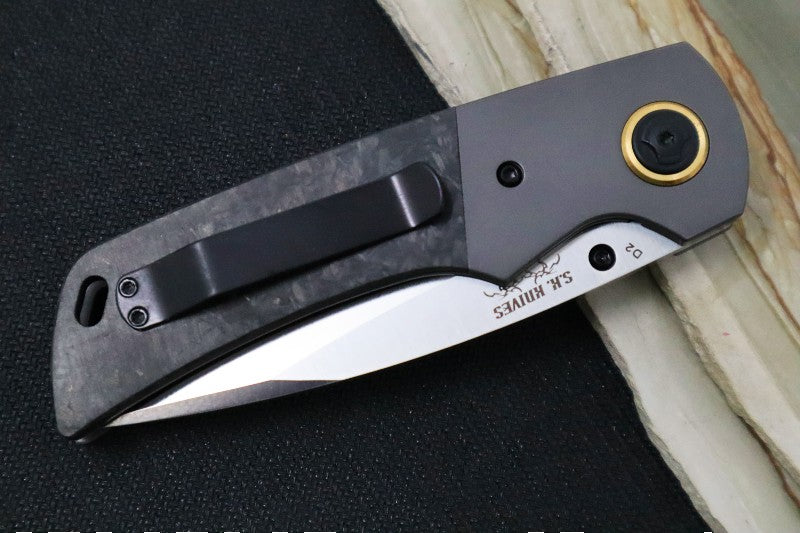 Boker Plus Gulo Pro - Drop Point Bladfe / D2 Steel / Black Marbled Carbon Fiber & Titanium Bolsters 01BO177