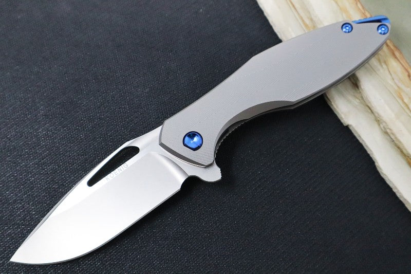Koenig Arius - Standard with Patterned Handle - Stonewash Blade with Polished Flats (Gen 4)