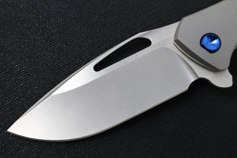 Koenig Arius - Standard with Patterned Handle - Stonewash Blade with Polished Flats (Gen 4)