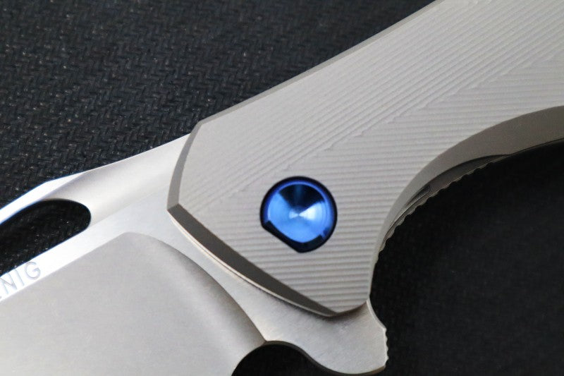 Koenig Arius - Standard with Patterned Handle - Stonewash Blade with Polished Flats (Gen 4)