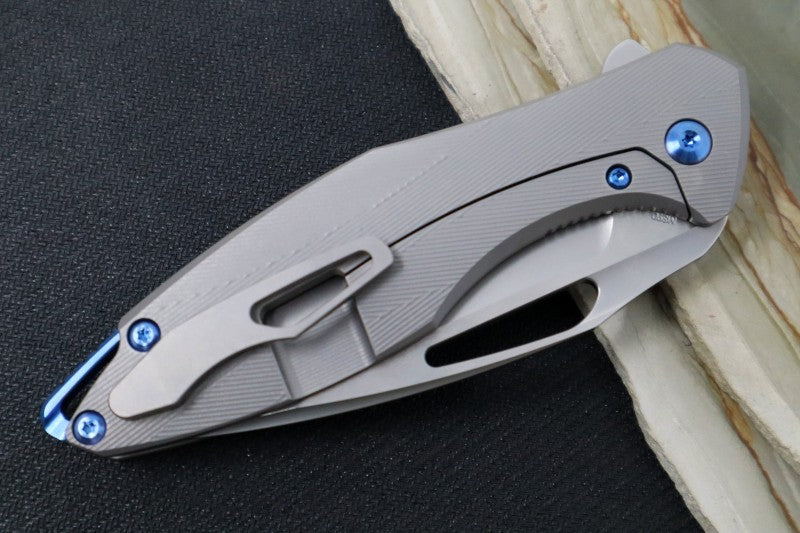 Koenig Arius - Standard with Patterned Handle - Stonewash Blade with Polished Flats (Gen 4)