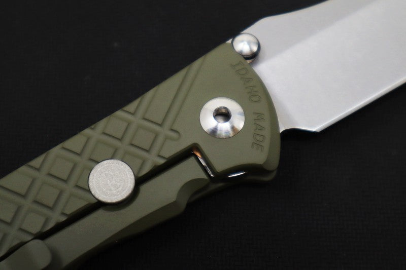 Chris Reeve Umnumzaan Exclusive - Drop Point Blade / CPM-Magnacut / OD Green Cerakote Handle / Camo Lanyard with Bead UMN-1017