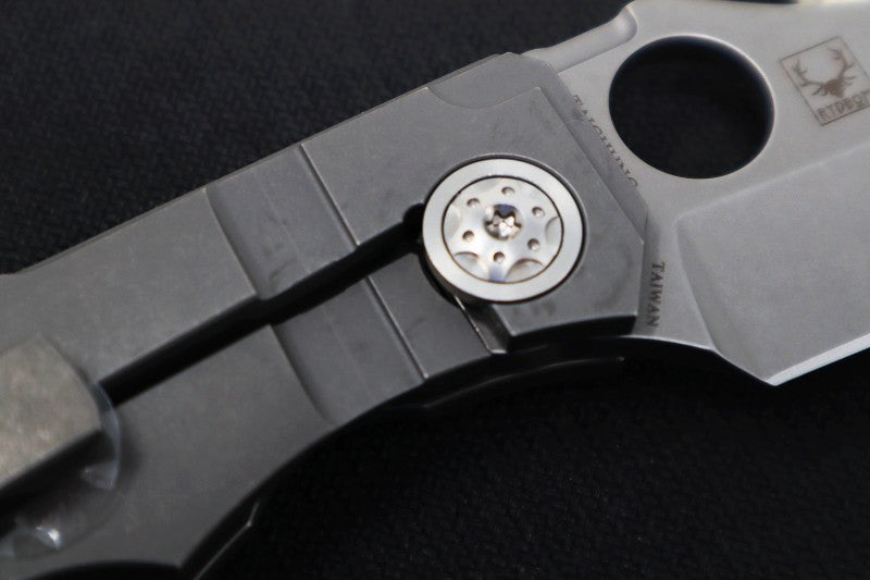 Spyderco Stovepipe - Titanium Handle / Cleaver Blade / CPM-20CV - C260TI