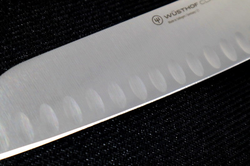 Wusthof Classic - 7" Santoku Knife - Fully forged German stainless steel (X50 CrMoV 15) - Made in Solingen, Germany