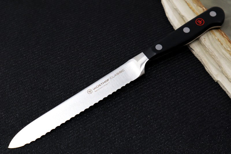 Wusthof Classic - 5" Serrated Utility Knife - Fully forged German stainless steel (X50 CrMoV 15) - Made in Solingen, Germany