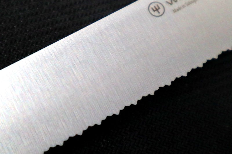Wusthof Classic - 9" Double Serrated Bread Knife - Fully forged German stainless steel (X50 CrMoV 15) - Made in Solingen, Germany