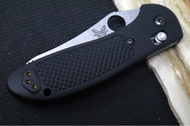 Benchmade 550-S30V Griptilian - Satin Blade / Black Handle