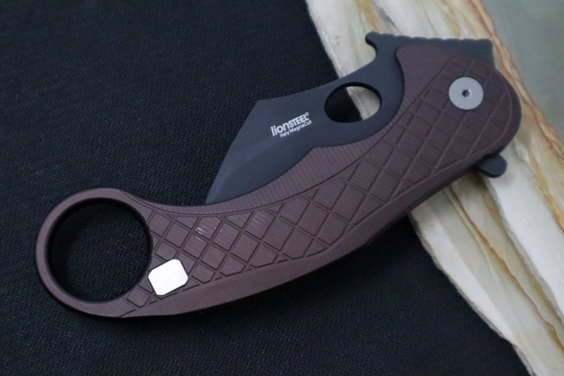Lionsteel L.E. One - Karambit Blade / CPM-Magnacut Steel / Chemical Black Finish / Earth Brown Anodized Aluminum Handle LE1-A-EB