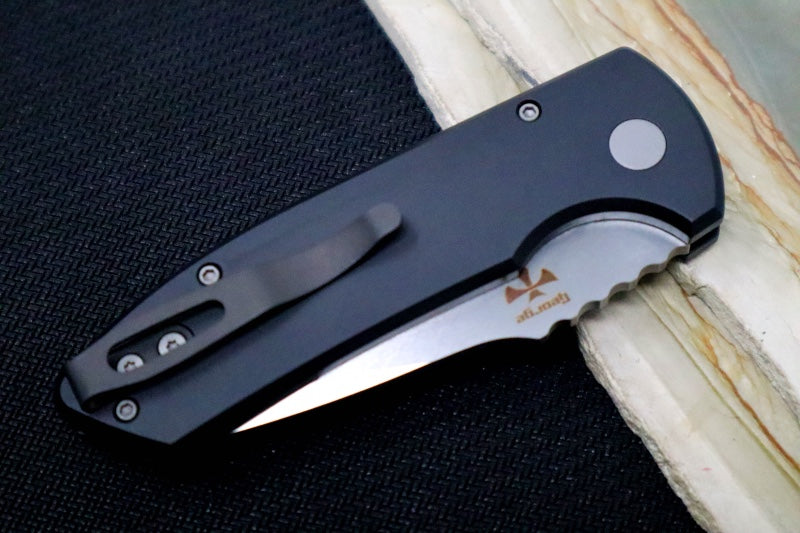 Pro Tech SBR Auto - Black Textured (Knurled) Aluminum Handle / Black Blade / Blasted Hardware LG405