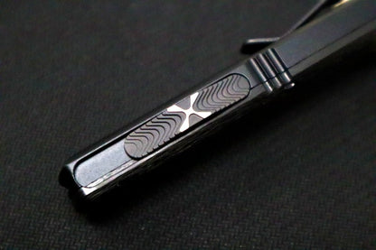 Microtech Ultratech Signature Series OTF - Damascus Dagger Blade / Ringed Hardware / Carbon Fiber Top & Black Anodized Aluminum Handle - 122-16CFS