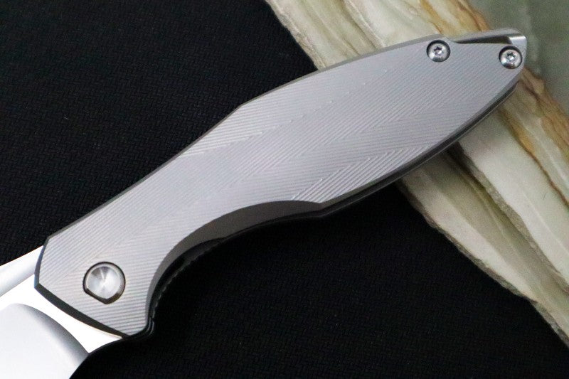 Koenig Arius Flipper Delete- Burnished Blade w/ Polished Flats - Patterned Titanium Handle (Gen 4) AR21211111
