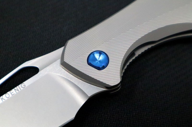 Koenig Arius Flipper Delete- Burnished Blade w/ Polished Flats - Patterned Titanium Handle - Blue Accents (Gen 4) AR21211221