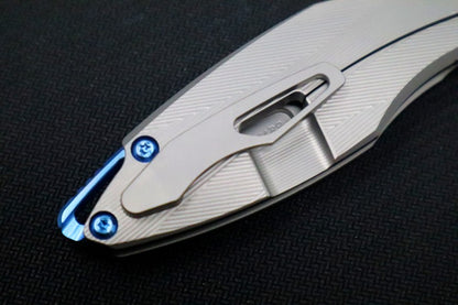 Koenig Arius Flipper Delete- Burnished Blade w/ Polished Flats - Patterned Titanium Handle - Blue Accents (Gen 4) AR21211221