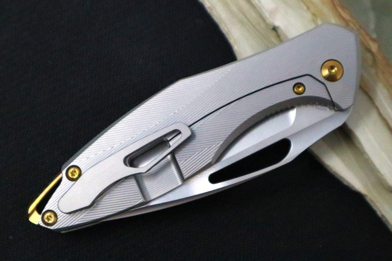 Koenig Arius Flipper Delete- Burnished Blade w/ Polished Flats - Patterned Titanium Handle - Bronze Accents (Gen 4) AR21211331 - Northwest Knives