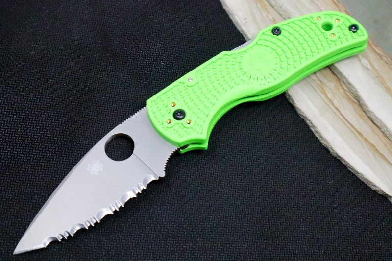 Spyderco Native 5 - Green FRN Handle / LC200N Steel / Full Serrated Leaf Shaped Blade C41SGR5