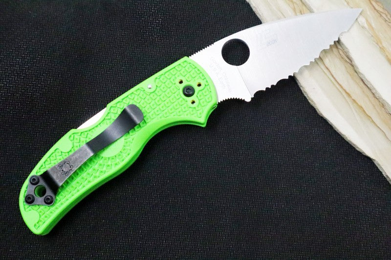 Spyderco Native 5 - Green FRN Handle / LC200N Steel / Full Serrated Leaf Shaped Blade C41SGR5