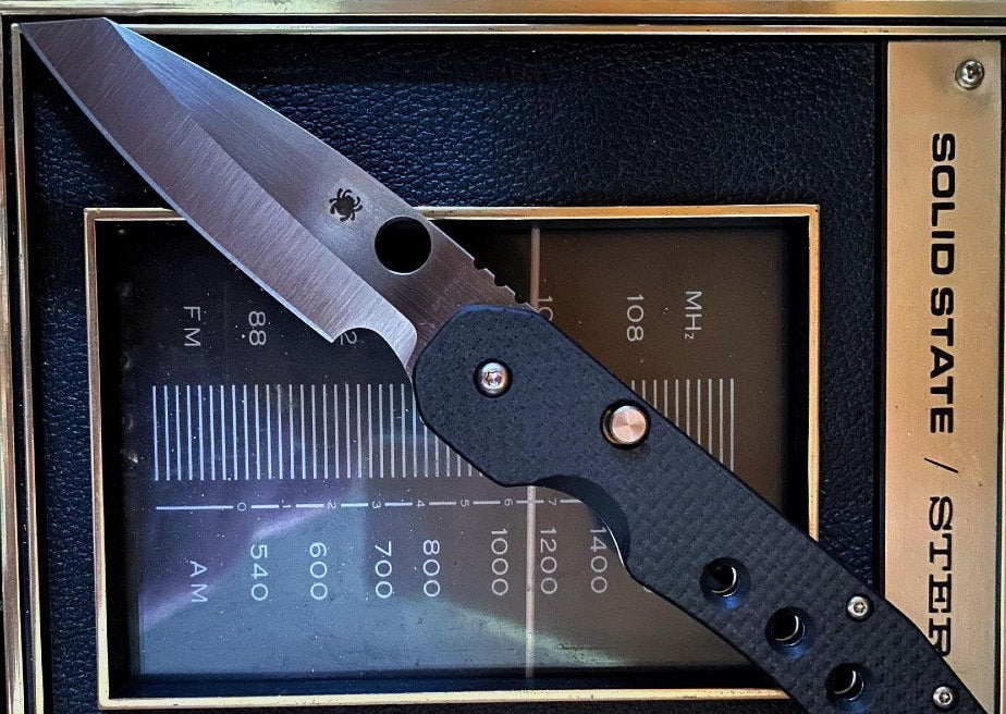 Spyderco Smock - Black CF Handle / CPM-S30V Satin Blade